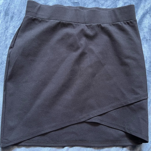 Rachel Black Tulip Skirt Size M - Picture 1 of 2